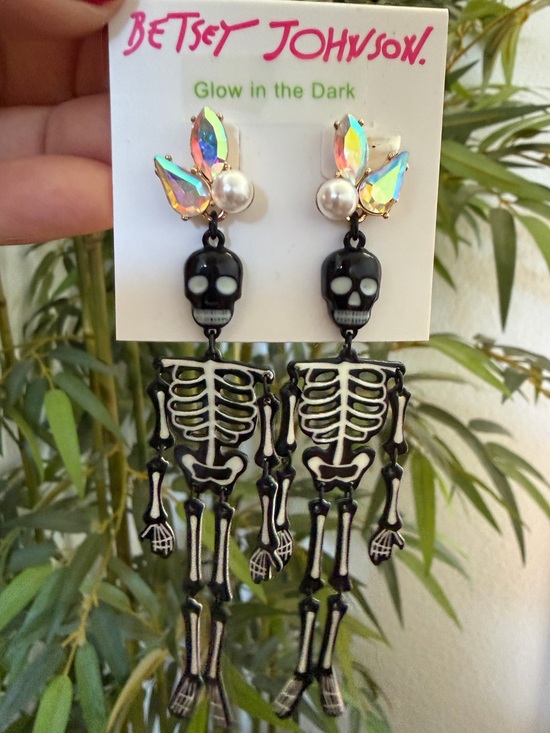 Betsey Johnson Jewelry - Betsey Johnson Black Glow-in-the-Dark Skeleton Drop Earrings NWT